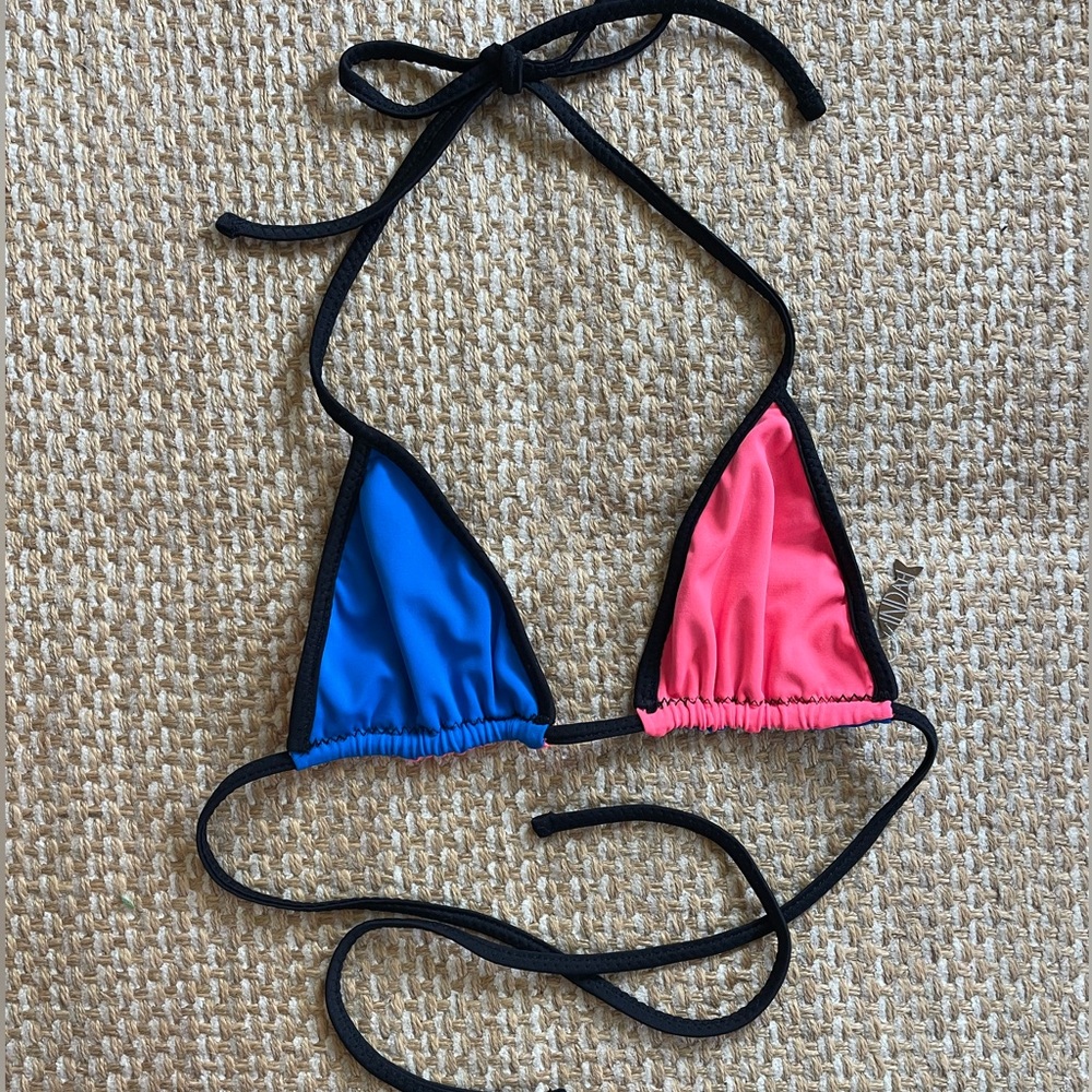 Indah “Tom” triangle bikini top